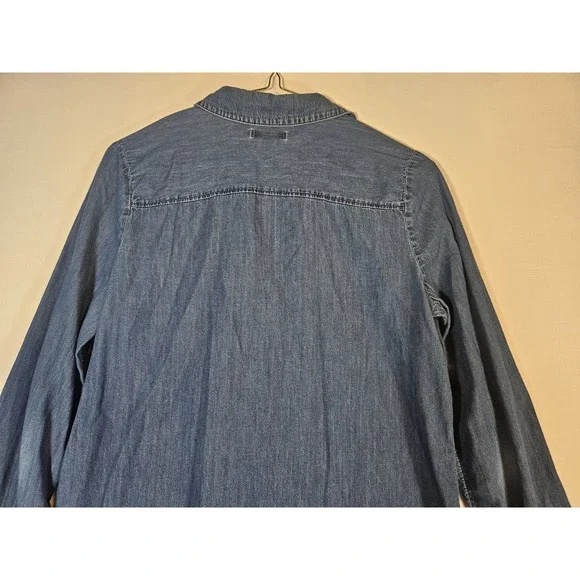 Lot Of 2 Old Navy Lightweight Denim Blue Long Sleeve Button Shirt Women's Small - Picture 9 of 16